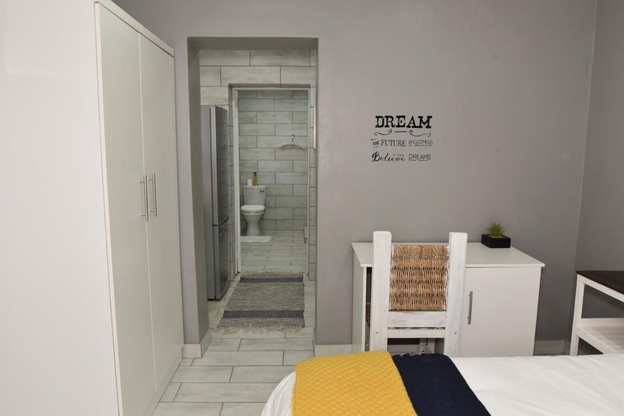 B&B 464 On 22Nd Ave Pretoria-Noord Exteriör bild