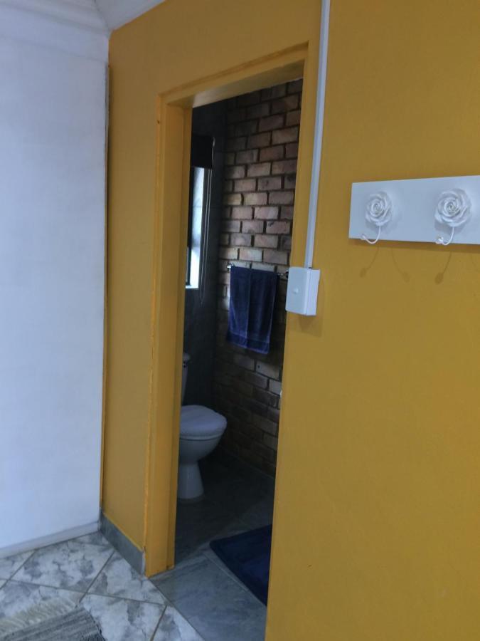 B&B 464 On 22Nd Ave Pretoria-Noord Exteriör bild