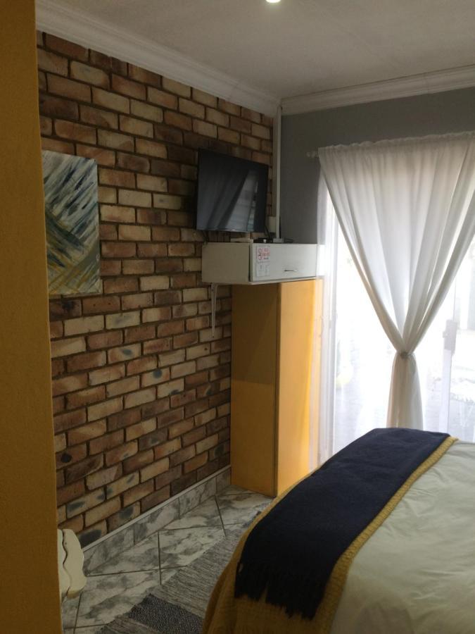 B&B 464 On 22Nd Ave Pretoria-Noord Exteriör bild